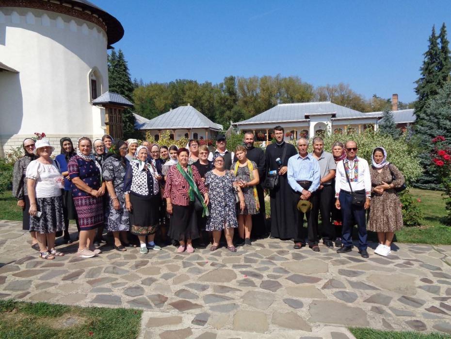 Parohia Sfinții Arhangheli Mihail și Gavriil, Miletin; Parohia Sfântul Nicolae, Prisacani.