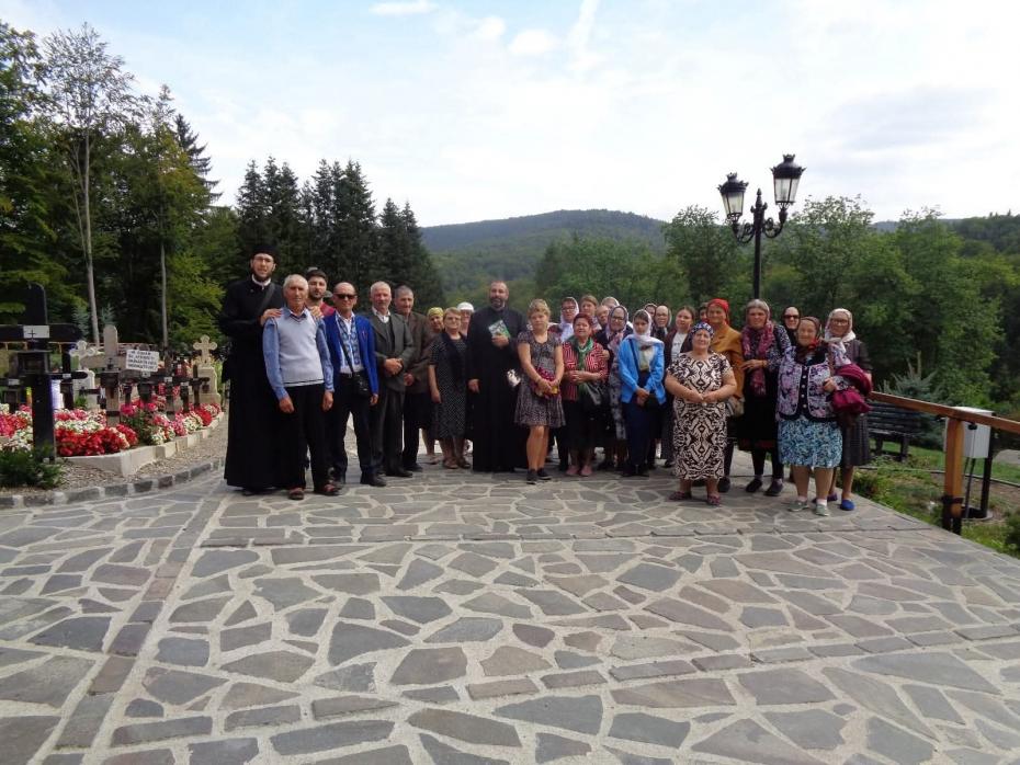 Parohia Sfinții Arhangheli Mihail și Gavriil, Miletin; Parohia Sfântul Nicolae, Prisacani.